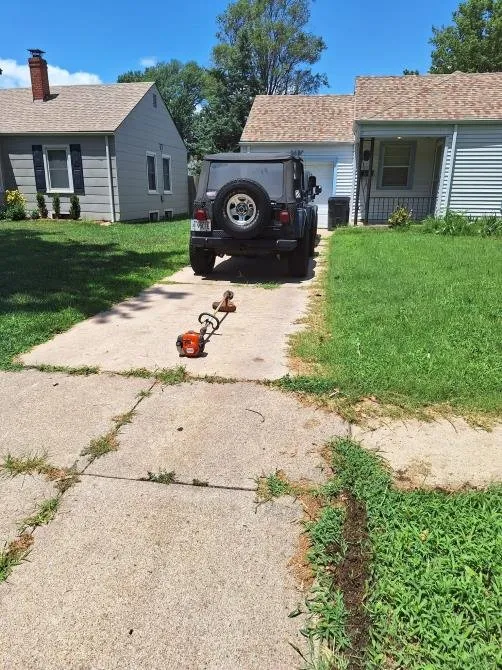 Local yard maintenance for homes across Wichita, KS - Uncles Handyman Service