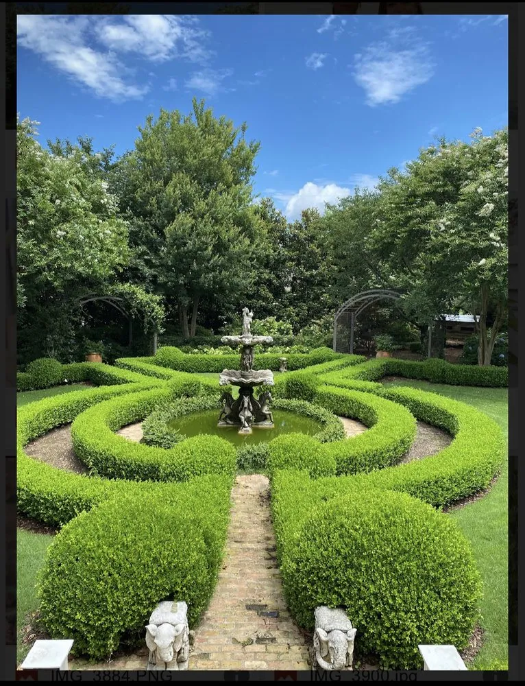 Reliable lawn mowing service experts serving Jacksonville, FL - uncontāined