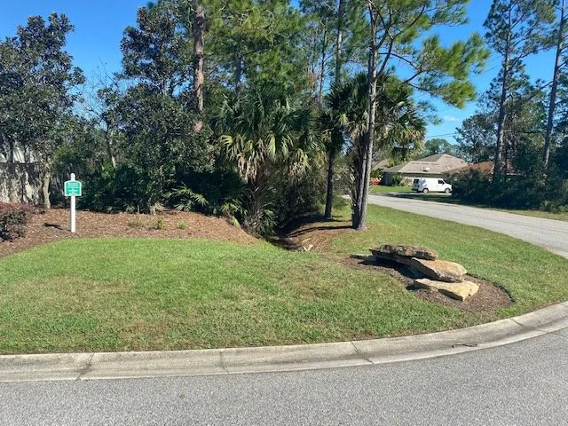 Custom outdoor landscaping in Daytona Beach, FL by Undeniable Cuts Lawn & Landscaping