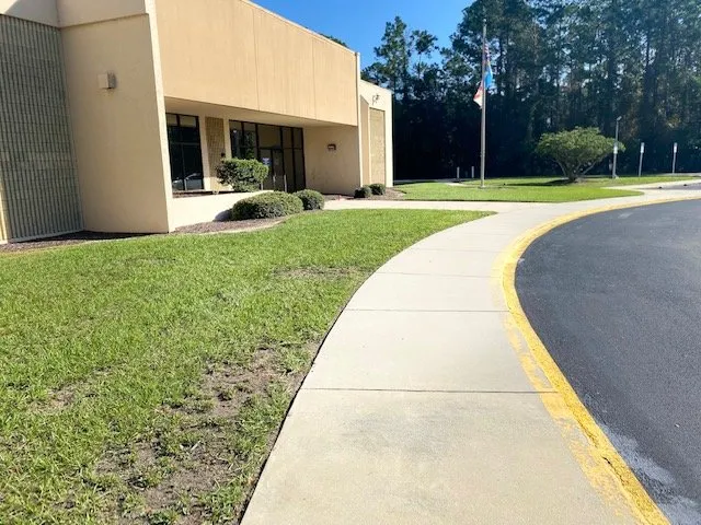 Trusted landscaping services experts serving Daytona Beach, FL - Undeniable Cuts Lawn & Landscaping