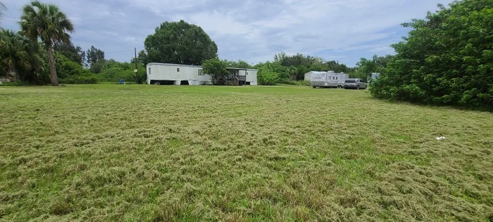 Local lawn mowing service experts serving La Belle, FL - Under The Oaks Lawn Service