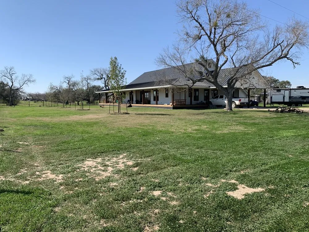 Top-rated yard cleanup service in Poth, TX - Undercutter Lawn Care