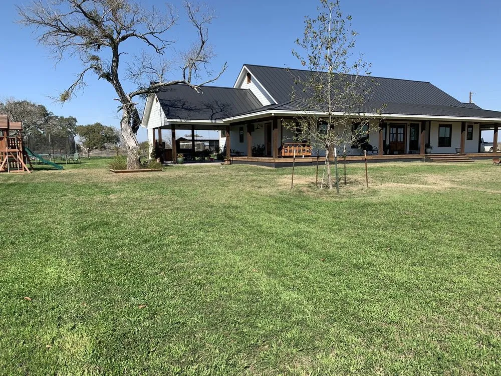 Top-rated lawn mowing service experts serving Poth, TX - Undercutter Lawn Care