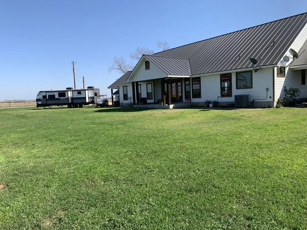 Custom garden landscaping in Poth, TX by Undercutter Lawn Care