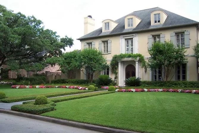 Local garden landscaping in Cordova, TN by Underfoot Solutions
