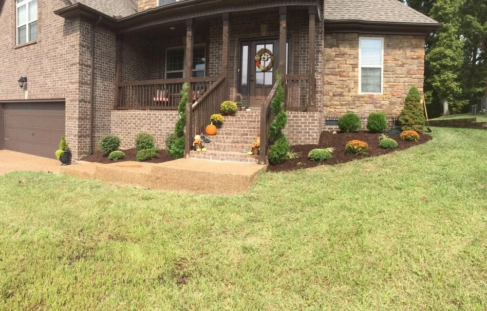 Top-rated lawn mowing service in Mount Juliet, TN by Underhill Lawn Care