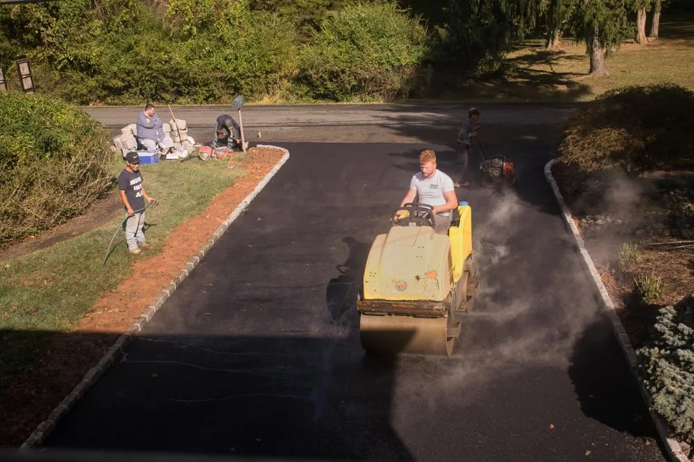 Expert landscape design with custom design in Piscataway, NJ by Uneek Paving & Masonry