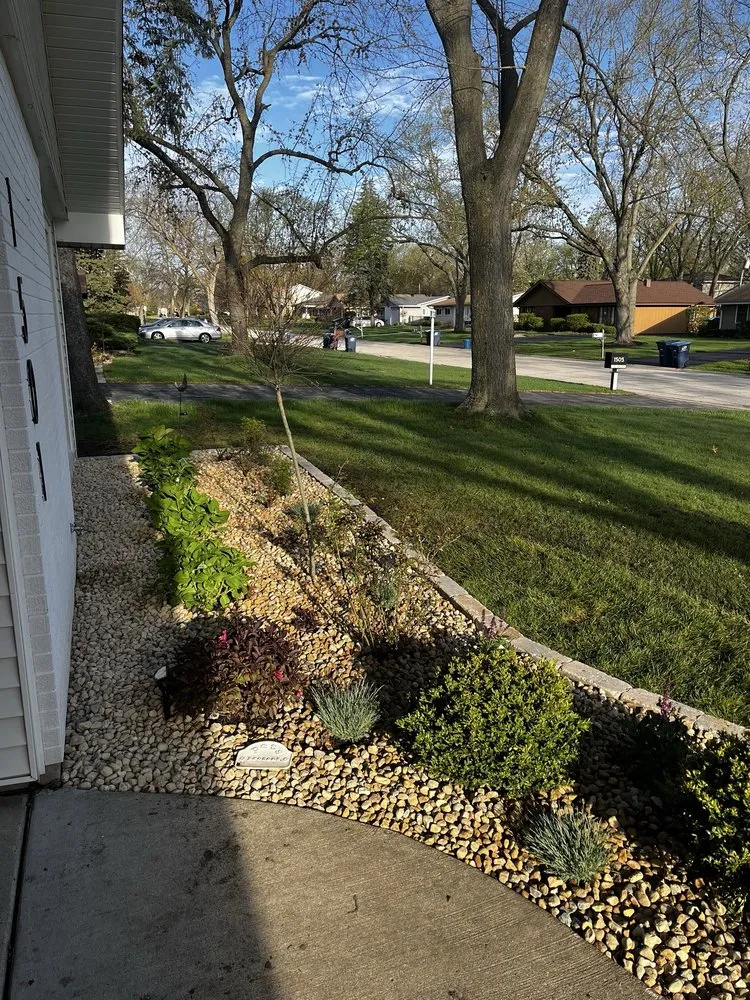 Affordable lawn mowing service experts serving Chicago, IL - Unikstone Hardscape