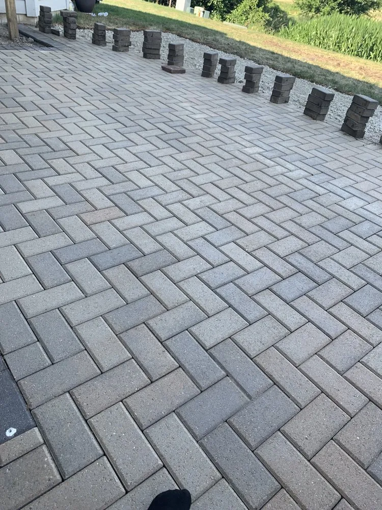 Affordable landscape design for residential properties in Chicago, IL by Unikstone Hardscape