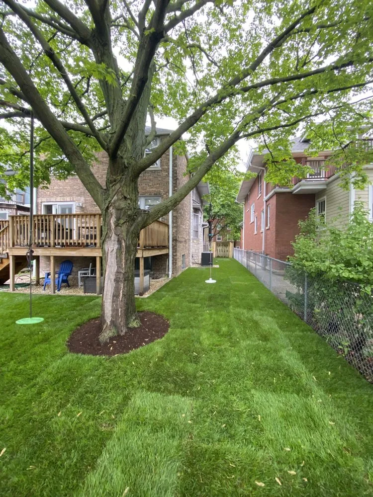 Professional residential landscaping for homes in Chicago, IL by Unikstone Hardscape