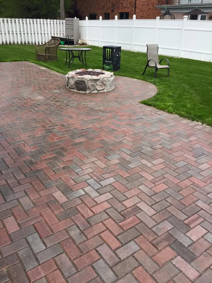 Affordable yard maintenance near you in Ray, MI by Unique Clips