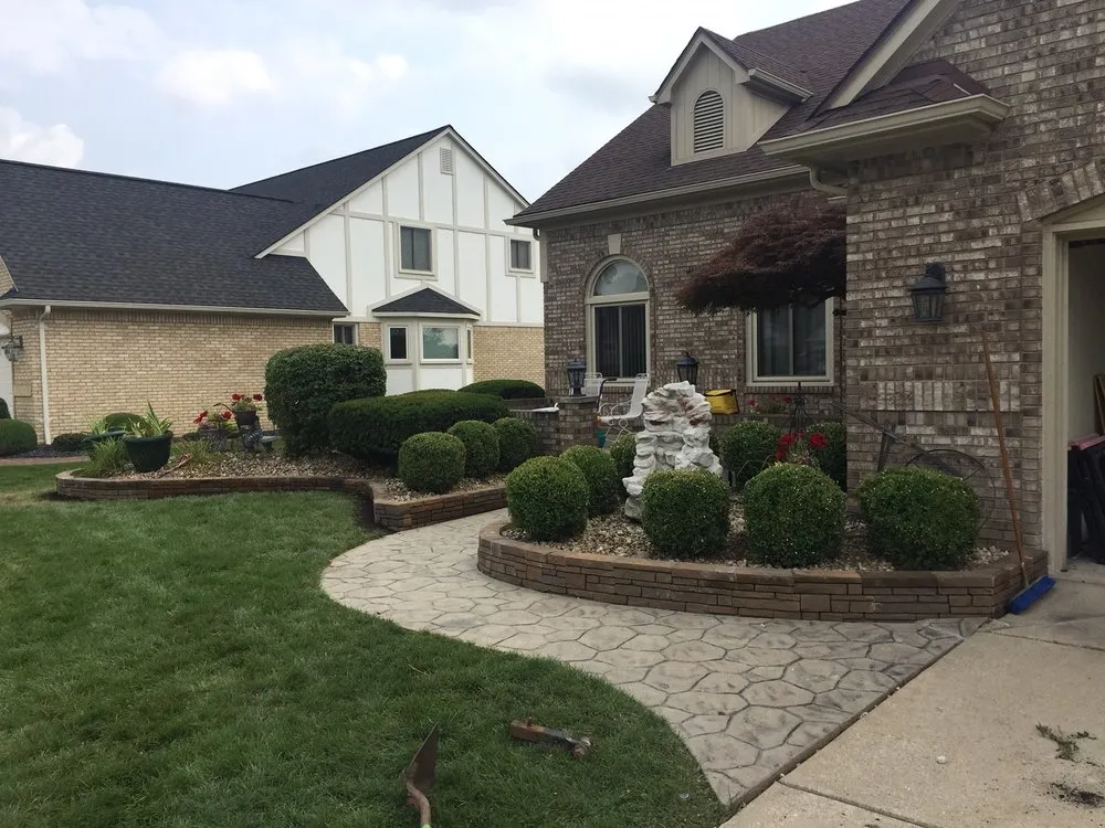 Trusted residential landscaping in Ray, MI by Unique Clips