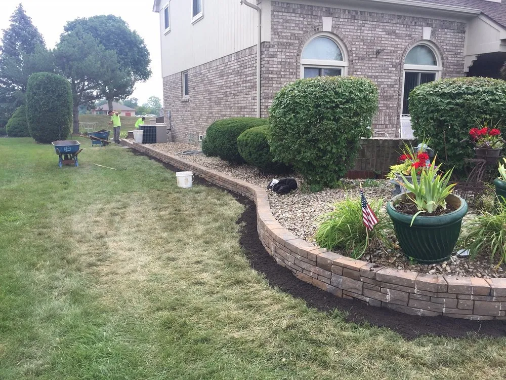 Trusted residential landscaping experts serving Ray, MI - Unique Clips
