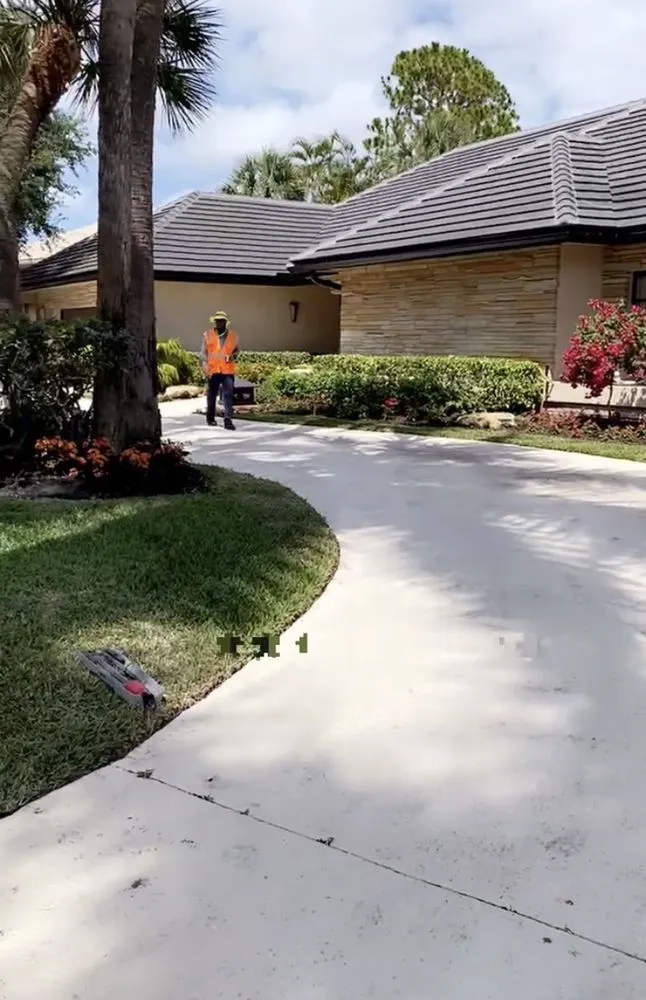 Expert residential landscaping experts serving Fort Lauderdale, FL - Unique design & landscaping services