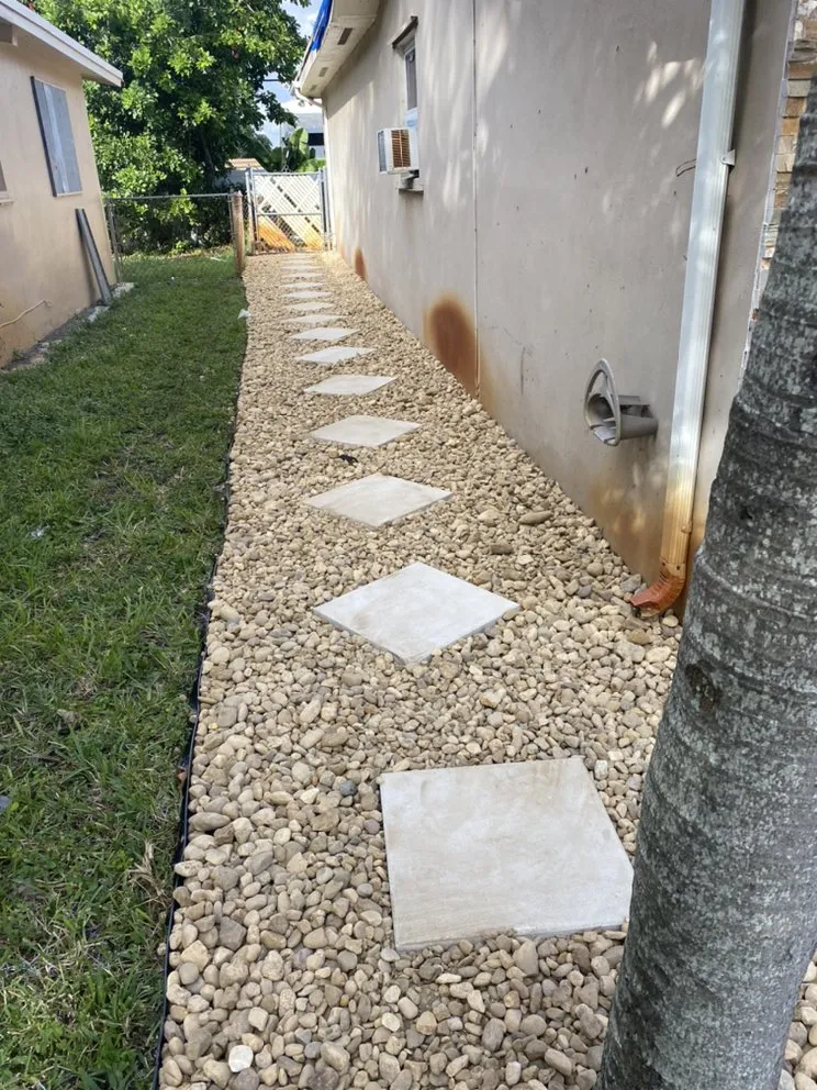 Custom lawn care service with custom design in Fort Lauderdale, FL by Unique design & landscaping services