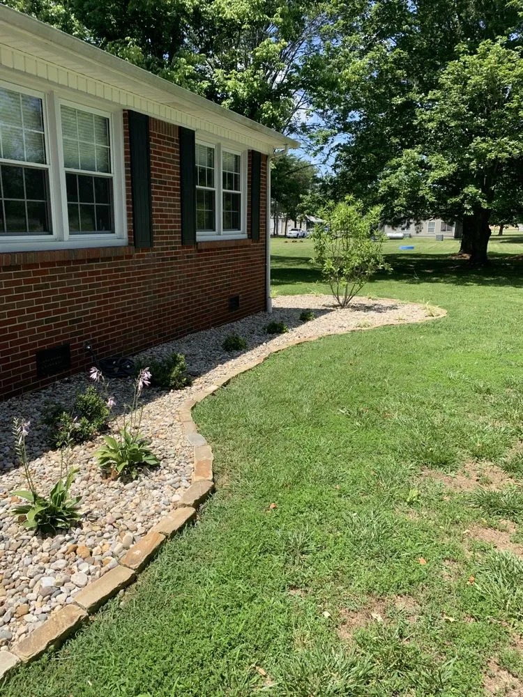 Custom residential landscaping in Murray, KY - Unique Designs Nursery & Landscaping