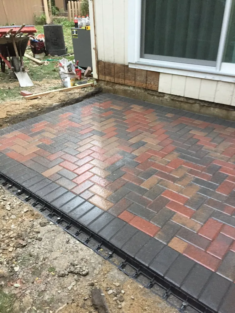 Expert landscape design experts serving Waukegan, IL - Unique Green Cuts Landscape & Design