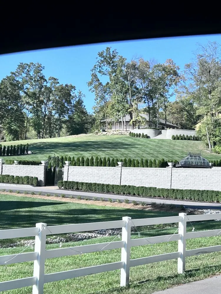 Local outdoor landscaping experts serving Pevely, MO - Unique Hardscaping