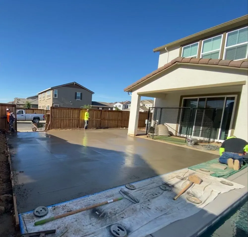 Affordable residential landscaping experts serving Elk Grove, CA - Unique Landscape