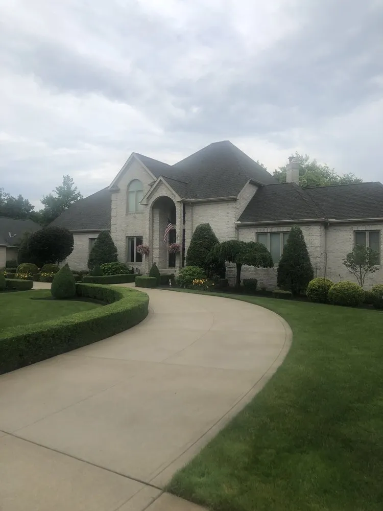 Custom lawn mowing service in Broadview Heights, OH - Unique Landscaping