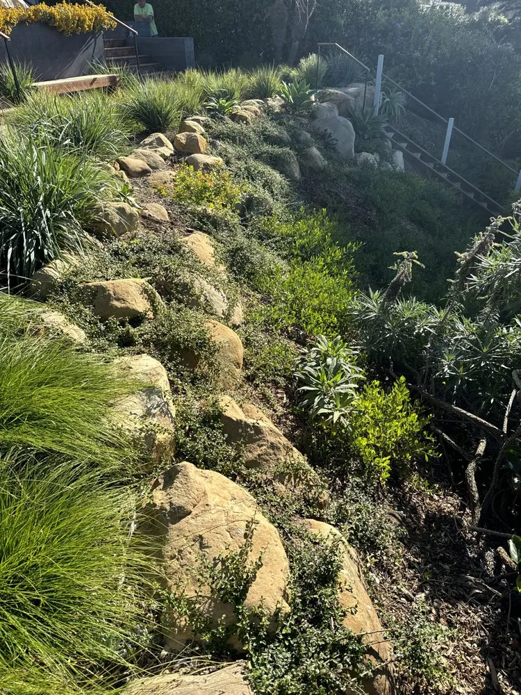 Local garden landscaping experts serving Oxnard, CA - Unique Landscaping