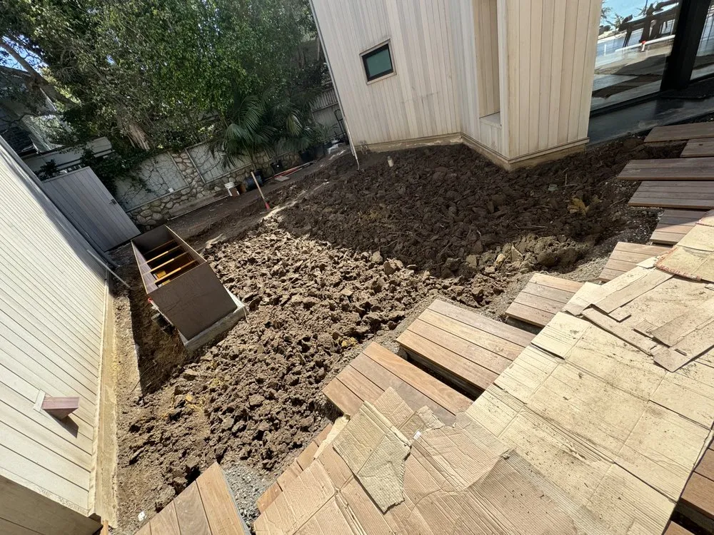 Custom yard cleanup service experts serving Oxnard, CA - Unique Landscaping