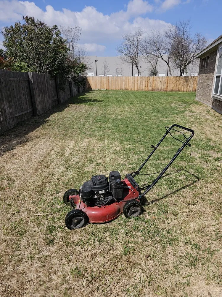 Custom residential landscaping for homes in Manor, TX by Unique Lawn Care & Fence