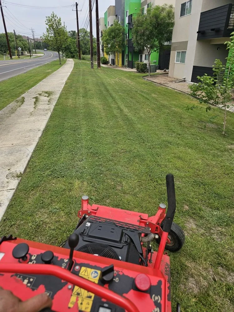 Top-rated outdoor landscaping experts serving Manor, TX - Unique Lawn Care & Fence