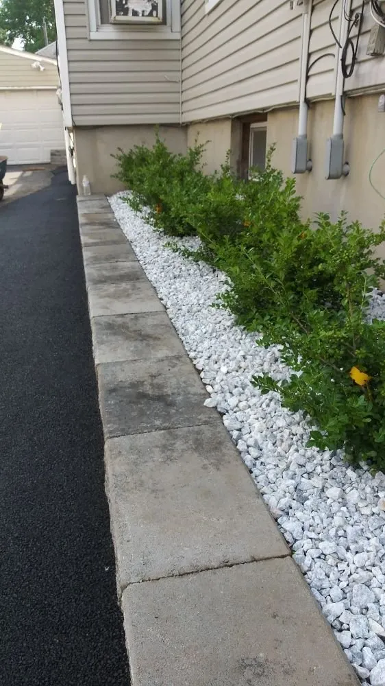 Custom residential landscaping experts serving Lodi, NJ - Unique Lawn n Landscaping