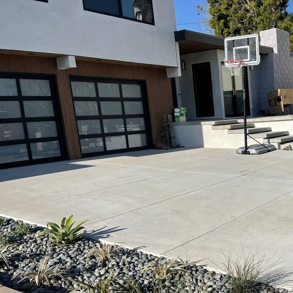 Affordable landscape design in Long Beach, CA by Unique Vision Landscaping