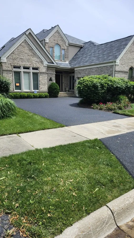 Expert lawn mowing service experts serving Waukegan, IL - United Asphalt Services