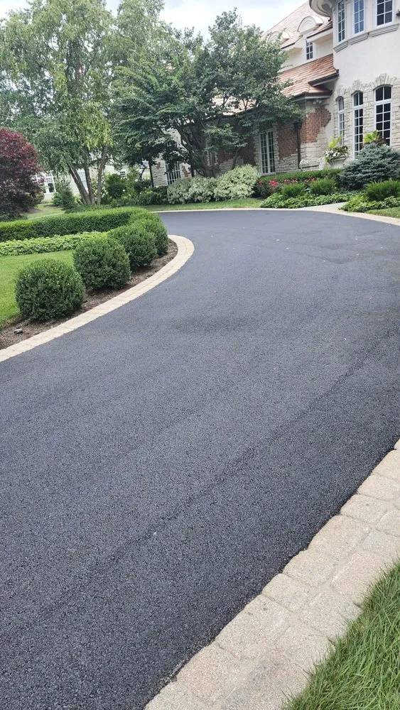 Professional garden landscaping in Waukegan, IL - United Asphalt Services