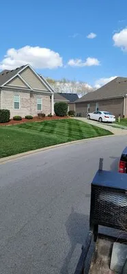 United Contracting Lawn Care