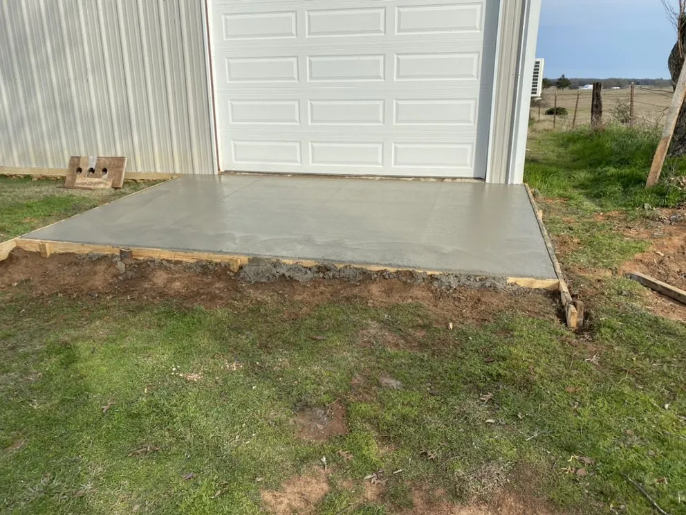 Affordable lawn mowing service in Buffalo, TX - United Contractors