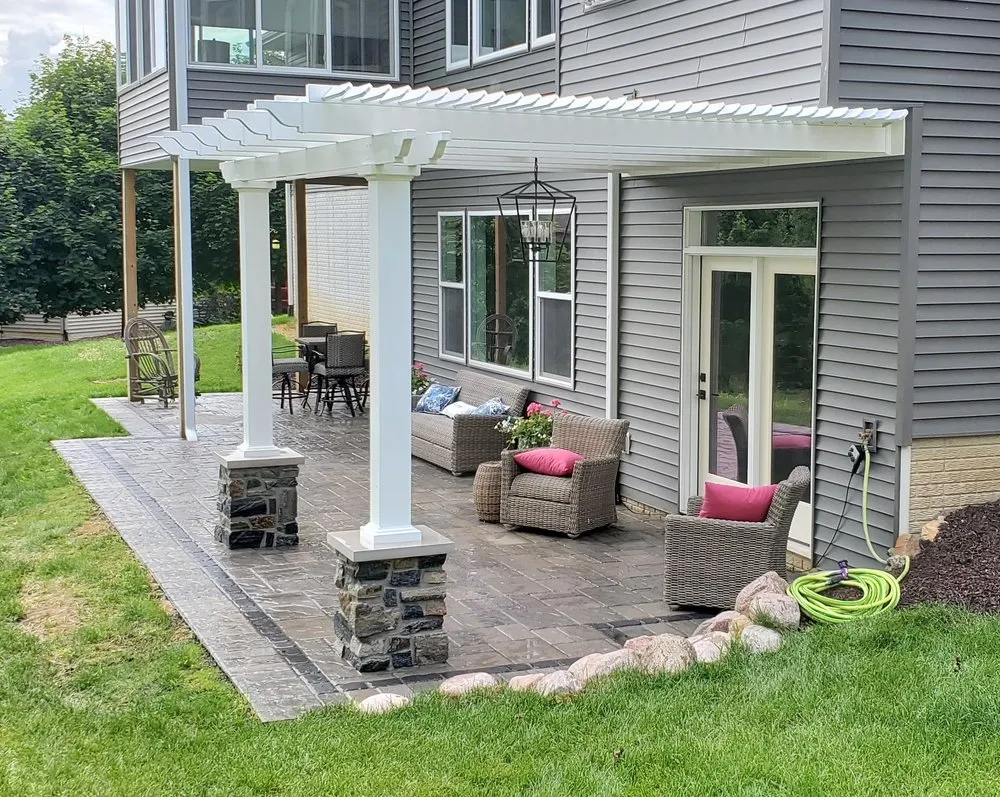 Top-rated outdoor landscaping for homes in Cedar Rapids, IA by United Grading And Landscaping