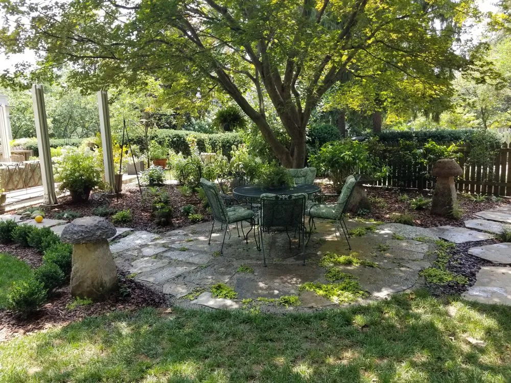 Custom garden landscaping in Lexington, KY by United Landscape