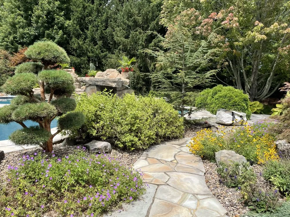 Trusted yard maintenance in Lexington, KY by United Landscape