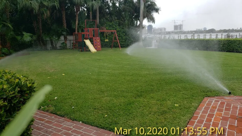 Trusted yard cleanup service for beautiful yards in West Palm Beach, FL by United Landscape Service