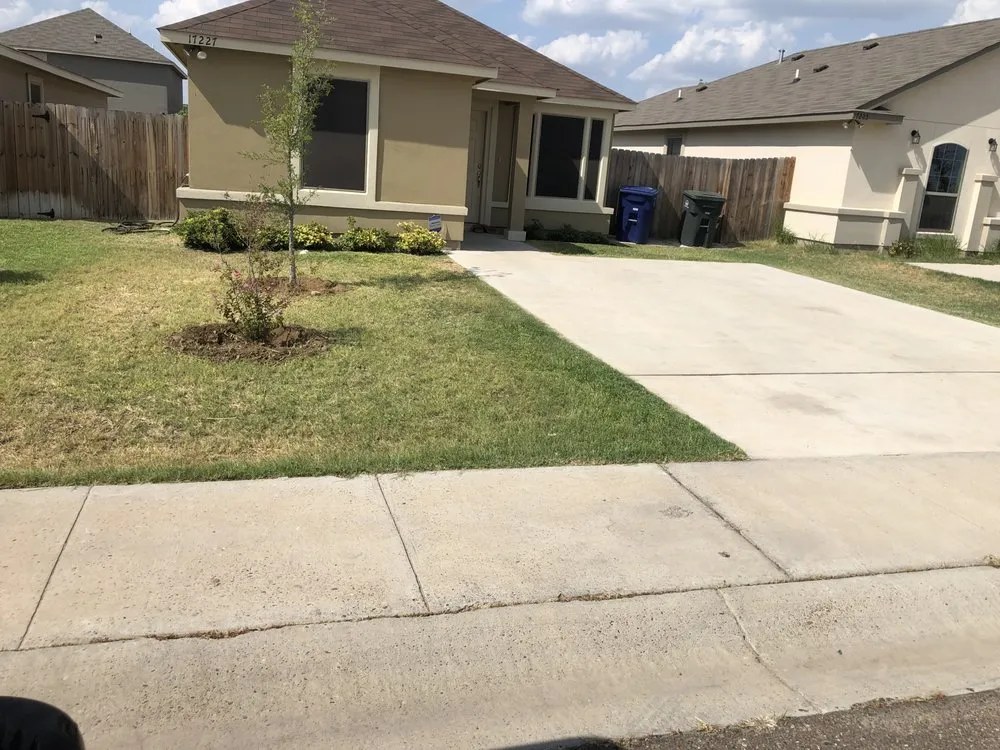 Reliable lawn care service in Laredo, TX by United Lawn Care Services