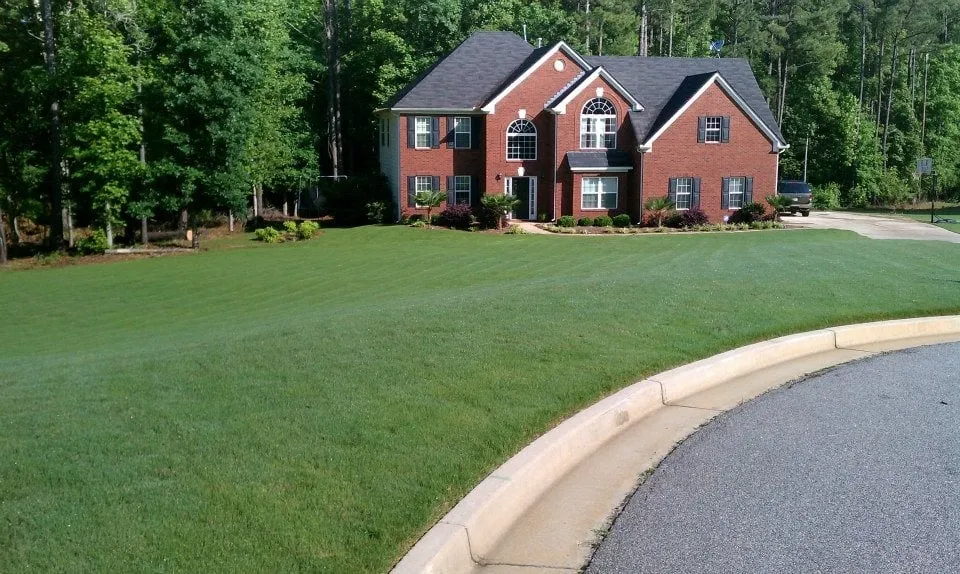 Expert landscape installation experts serving Newnan, GA - United Lawnscape
