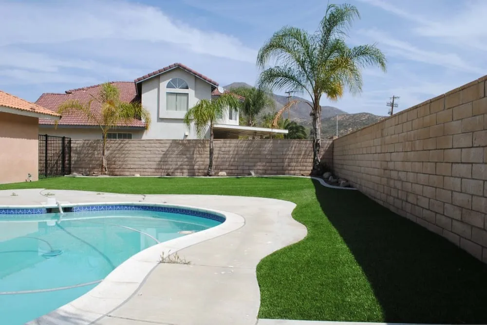 Custom outdoor landscaping in Woodland Hills, CA by United Turf