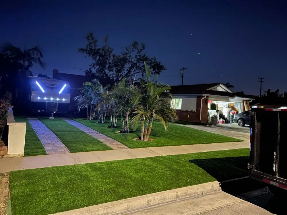 Custom lawn mowing service in Woodland Hills, CA - United Turf