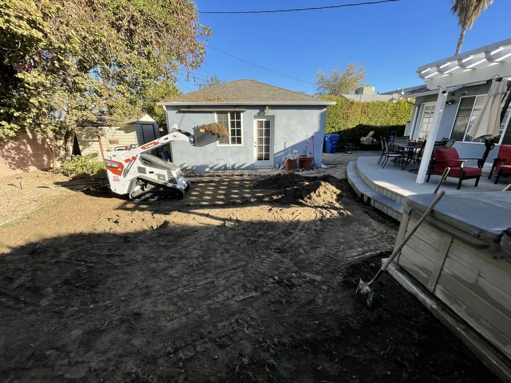 Local lawn mowing service in Los Angeles, CA - United West Coast