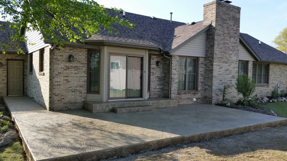 Professional garden landscaping in Belvidere, IL by Unitrim Cement & Landscaping