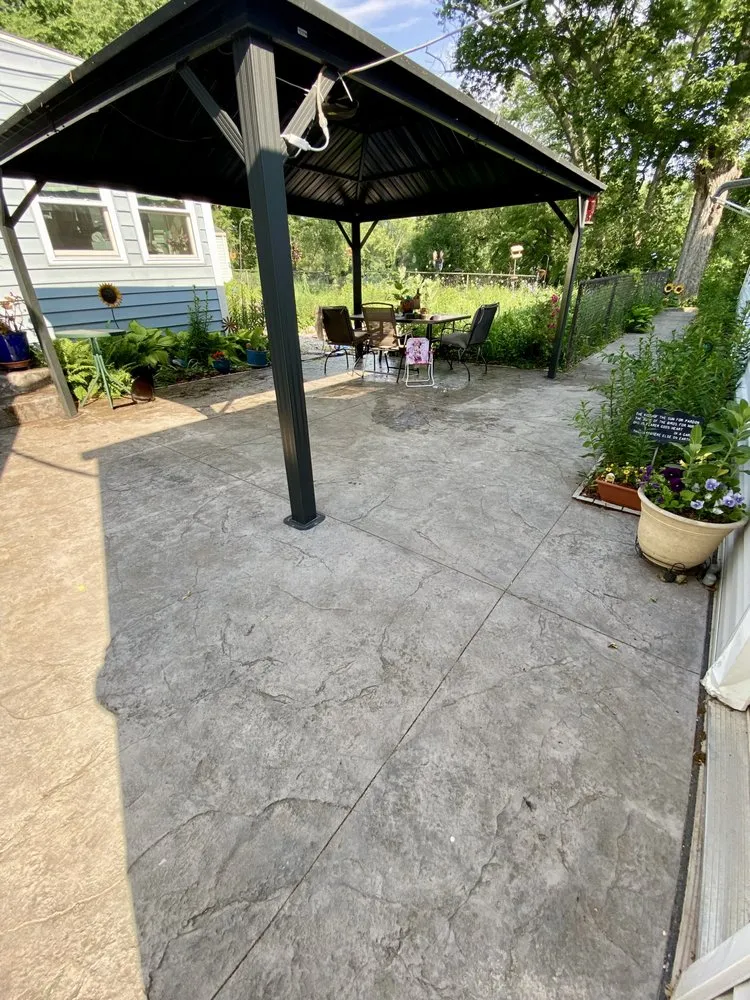 Top-rated yard cleanup service with custom design across Belvidere, IL - Unitrim Cement & Landscaping
