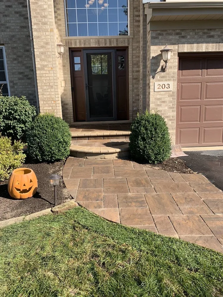 Top-rated outdoor landscaping experts serving Crystal Lake, IL - Unity Landscapes