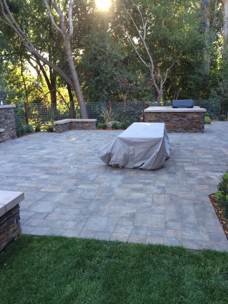 Top-rated yard cleanup service for homes across Napa, CA - Universal Construction of Ca