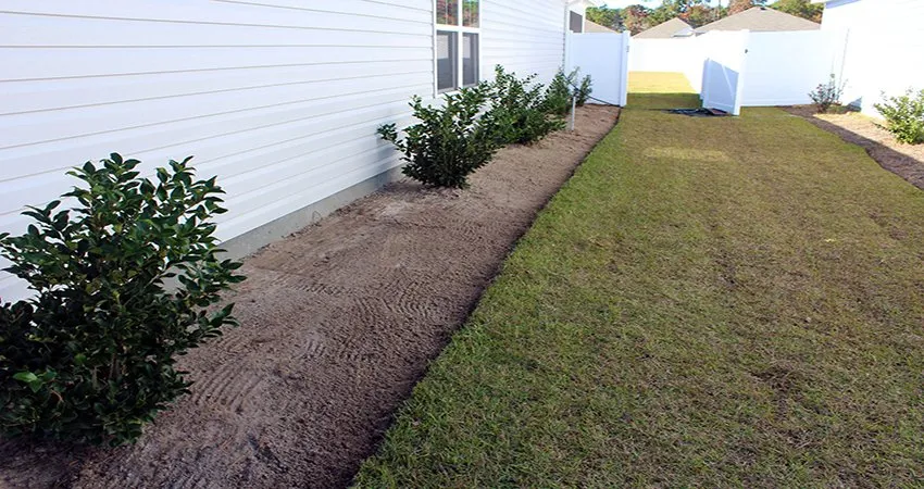 Reliable lawn care service for homes in Supply, NC by Universal Green Garden