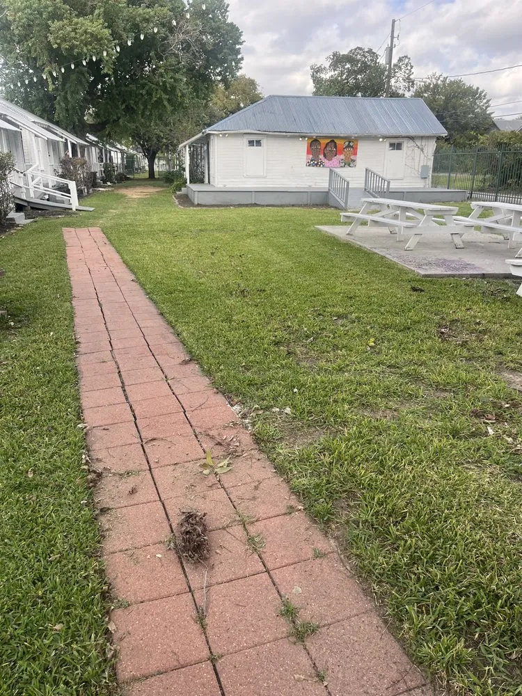 Local landscape installation in Houston, TX - Universal Hands