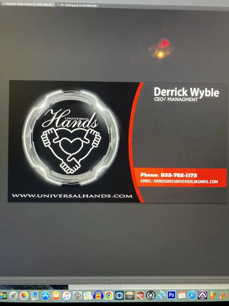 Professional lawn mowing service experts serving Houston, TX - Universal Hands